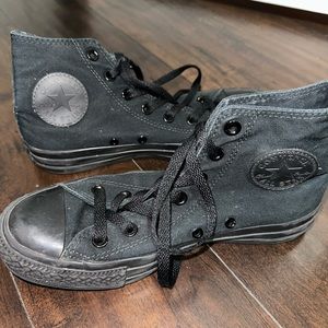 Black high top converse
